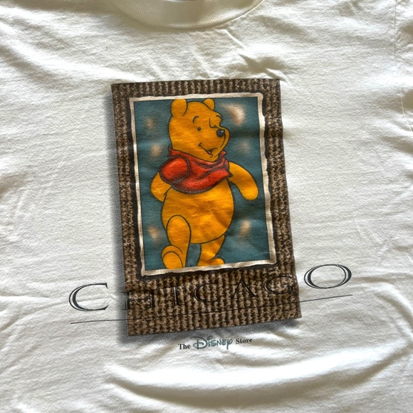 Vintage Winnie the Pooh Chicago Disney T-Shirt Small - Picture 2 of 4
